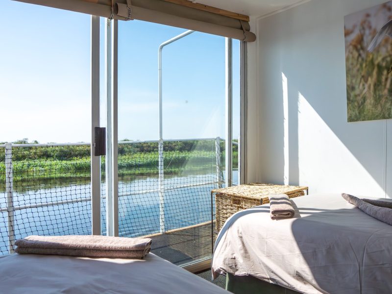 Twin Room (av)