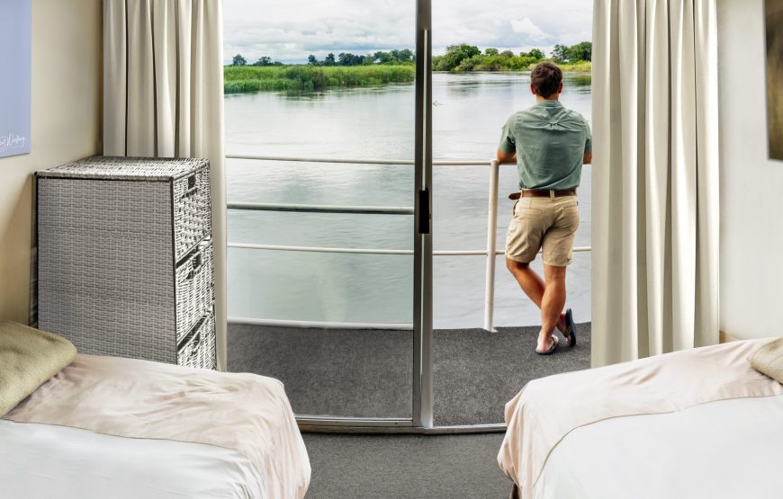 Twin Room (av)